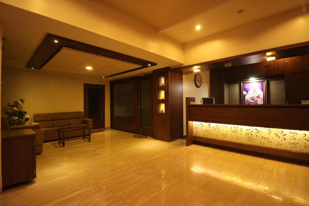 Hotel Laxmibai Palace Shirdi Exterior photo