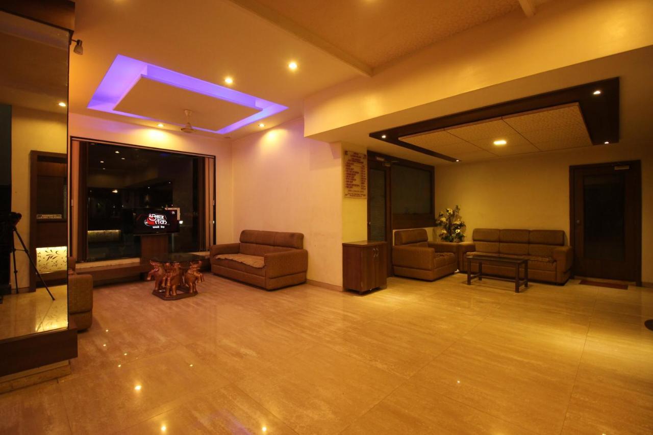Hotel Laxmibai Palace Shirdi Exterior photo