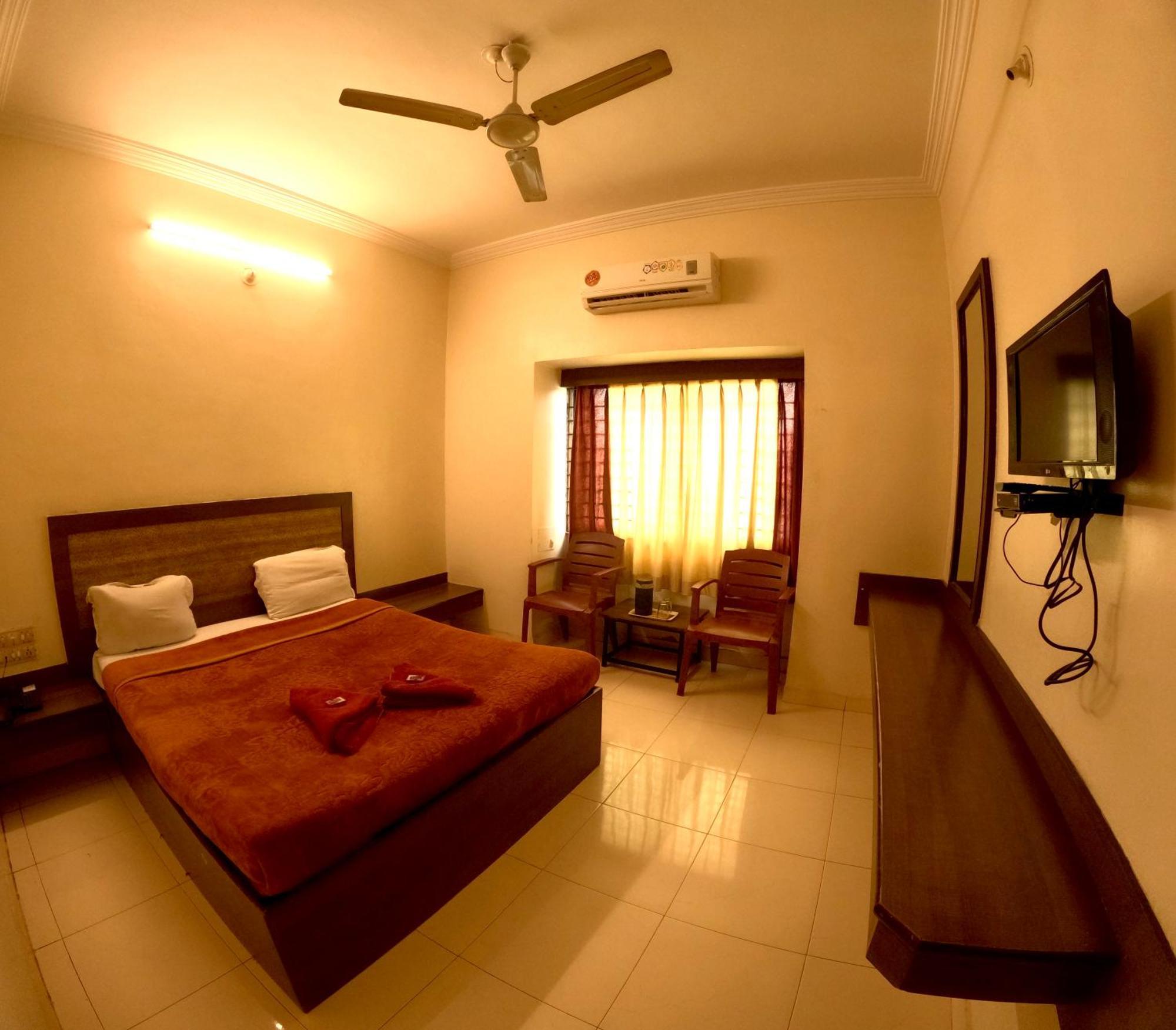 Hotel Laxmibai Palace Shirdi Exterior photo