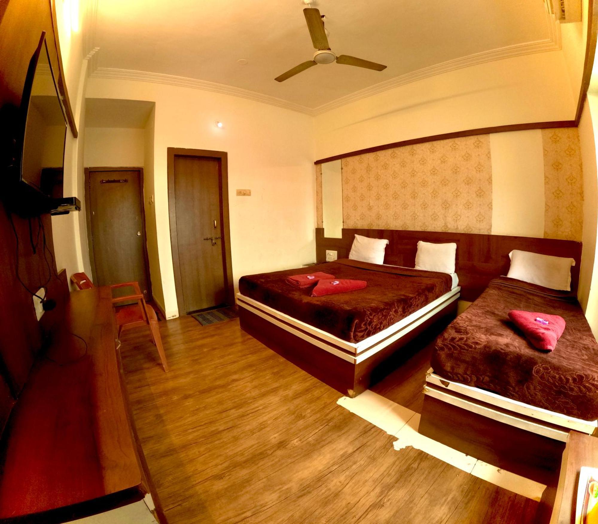 Hotel Laxmibai Palace Shirdi Exterior photo